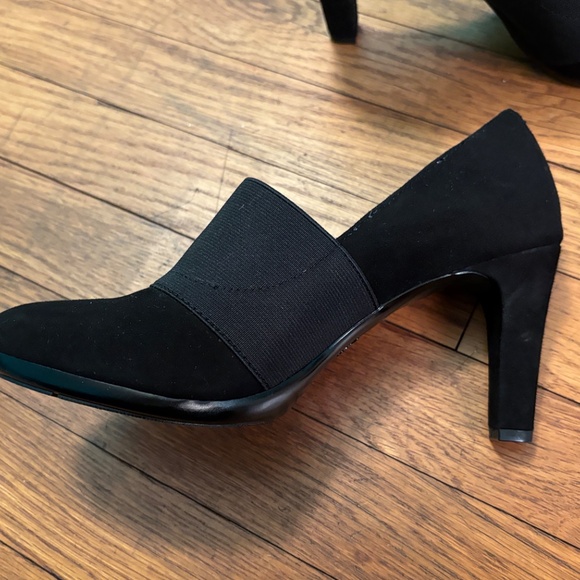 Black Anne Klein dress shoes - Picture 4 of 8